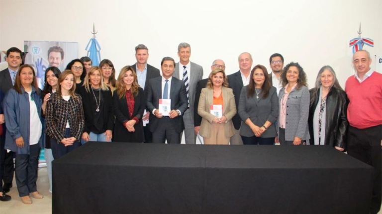 Silva Neder: «El aporte que hacen los colegios profesionales en Santiago es muy importante y contribuyen a la gestión pública»